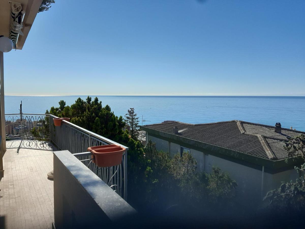 Bressa De Ma Affittacamere, Room & Breakfast Pietra Ligure Bagian luar foto