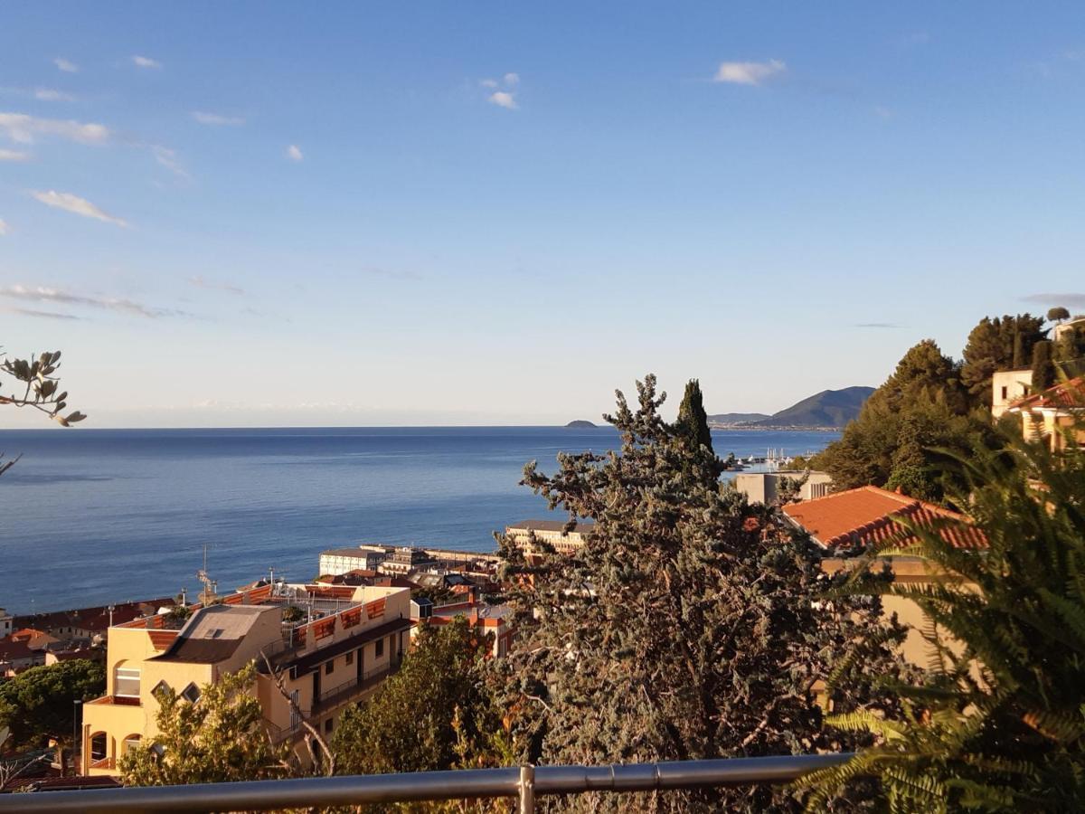 Bressa De Ma Affittacamere, Room & Breakfast Pietra Ligure Bagian luar foto