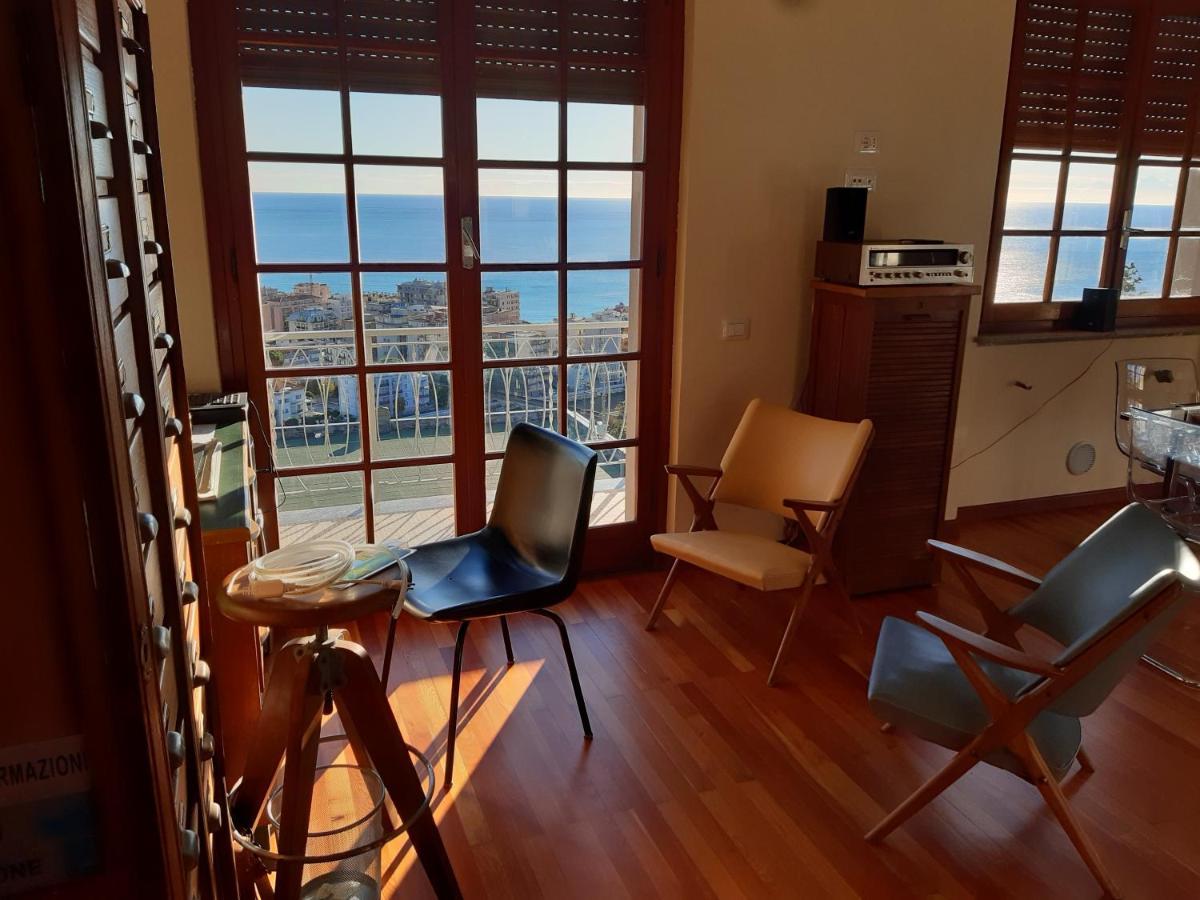 Bressa De Ma Affittacamere, Room & Breakfast Pietra Ligure Bagian luar foto