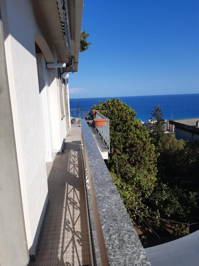 Bressa De Ma Affittacamere, Room & Breakfast Pietra Ligure Bagian luar foto