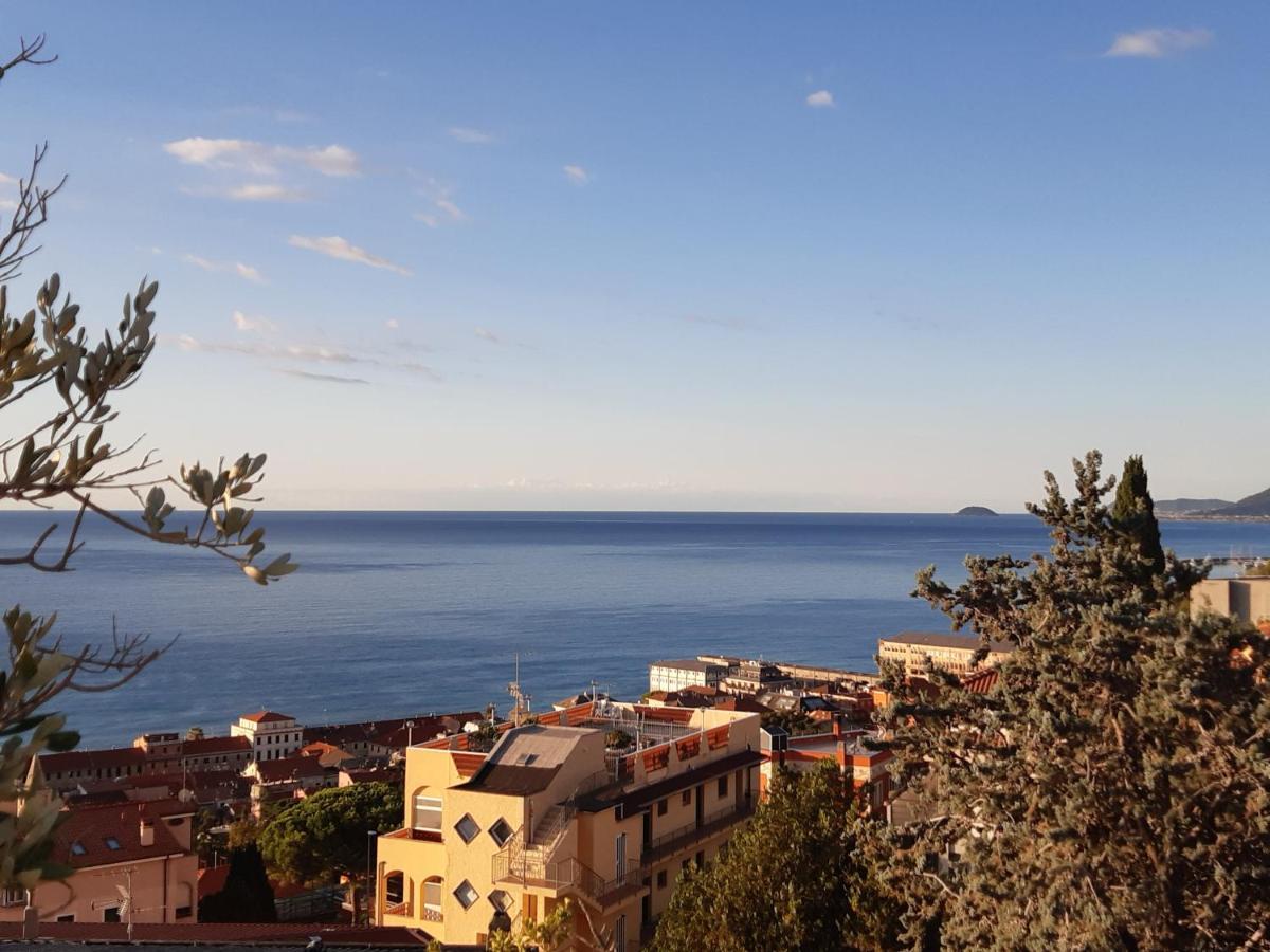 Bressa De Ma Affittacamere, Room & Breakfast Pietra Ligure Bagian luar foto