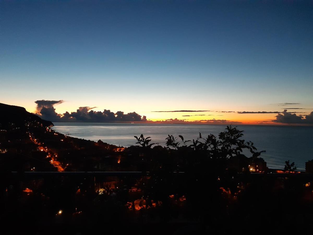 Bressa De Ma Affittacamere, Room & Breakfast Pietra Ligure Bagian luar foto