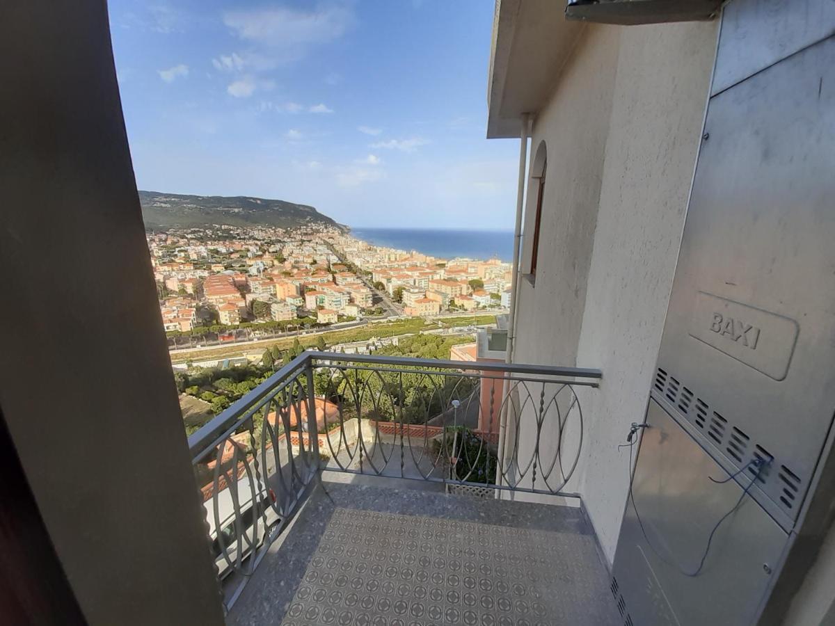 Bressa De Ma Affittacamere, Room & Breakfast Pietra Ligure Bagian luar foto