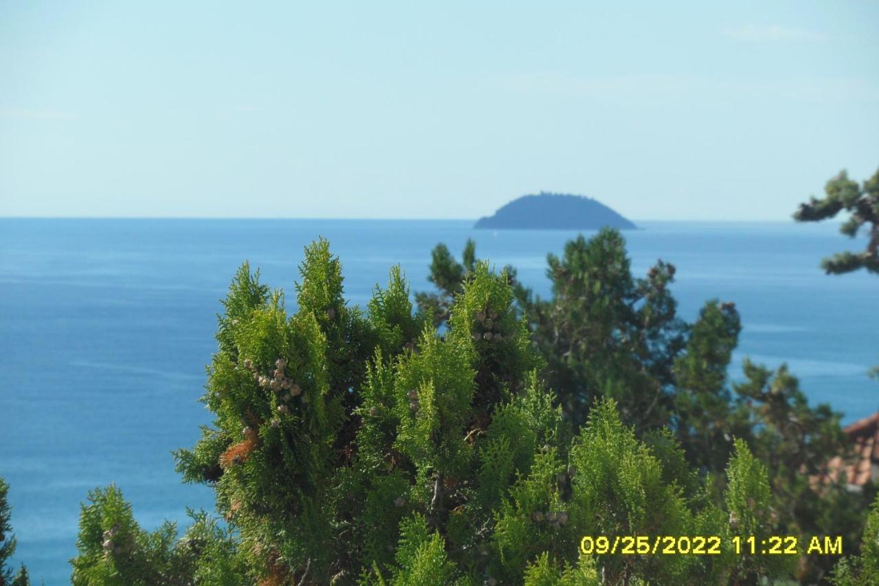 Bressa De Ma Affittacamere, Room & Breakfast Pietra Ligure Bagian luar foto